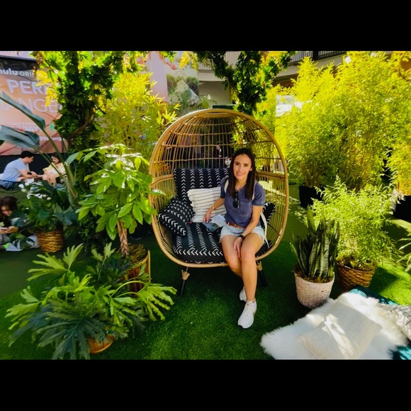 Meet your Posher, Cynthia - Picture 4 of 4